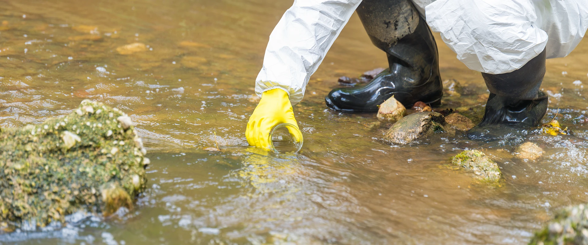 Grupa Ekoprojekt oferuje badania wód i ścieków prowadzone przez zespół dysponujących odpowiednią wiedzą, umiejętnościami a także znajomością przepisów.